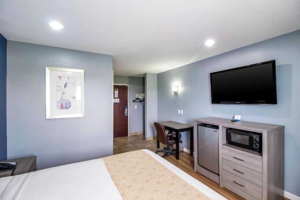 Rodeway Inn & Suites Port Arthur - Groves Экстерьер фото