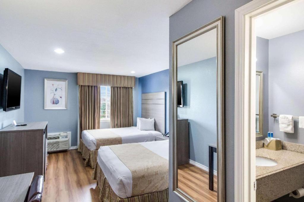 Rodeway Inn & Suites Port Arthur - Groves Экстерьер фото